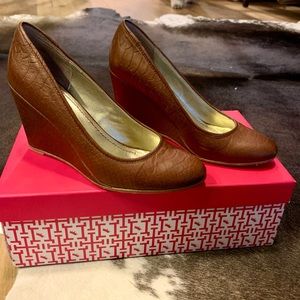 Elaine Turner Heather Wedge